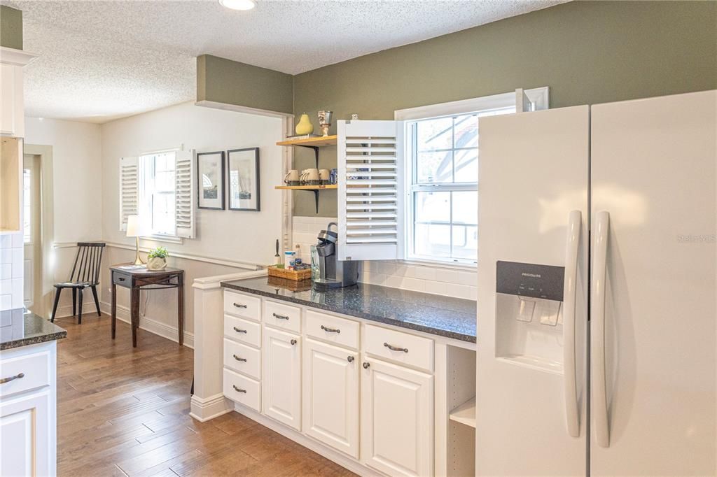 出租: $3,250 (3 贝兹, 3 浴室, 1700 平方英尺)