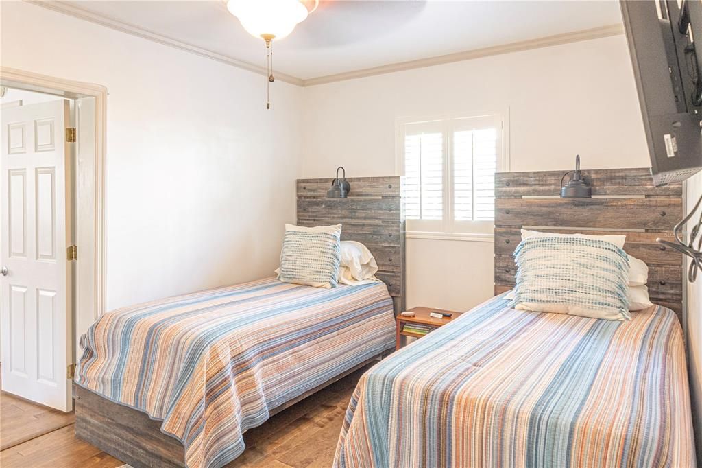 出租: $3,250 (3 贝兹, 3 浴室, 1700 平方英尺)