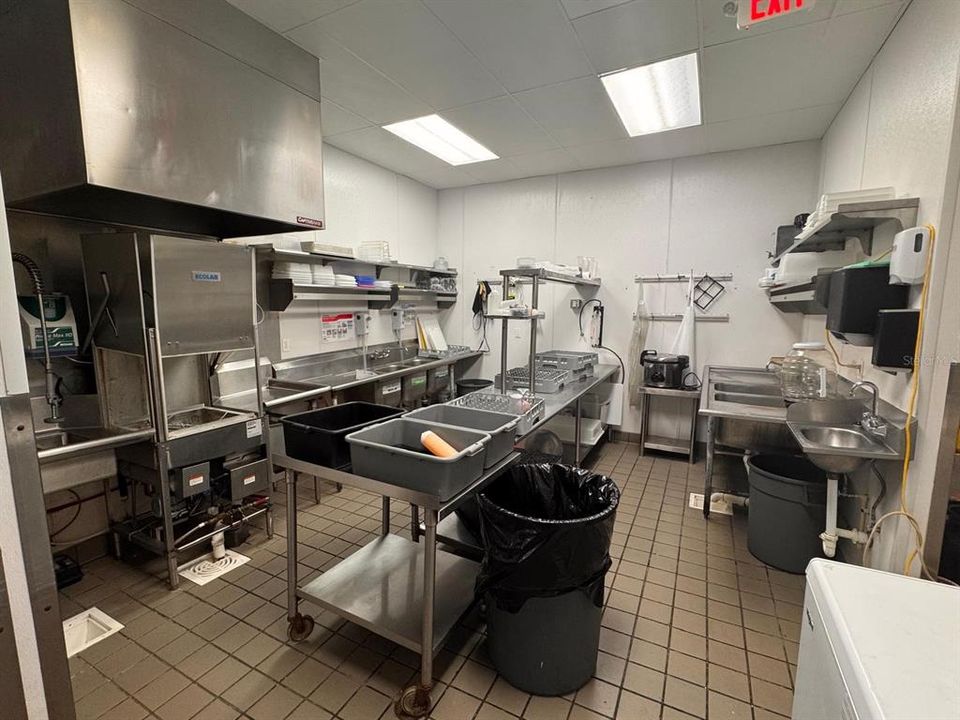 待售: $350,000 (0 贝兹, 0 浴室, 3200 平方英尺)