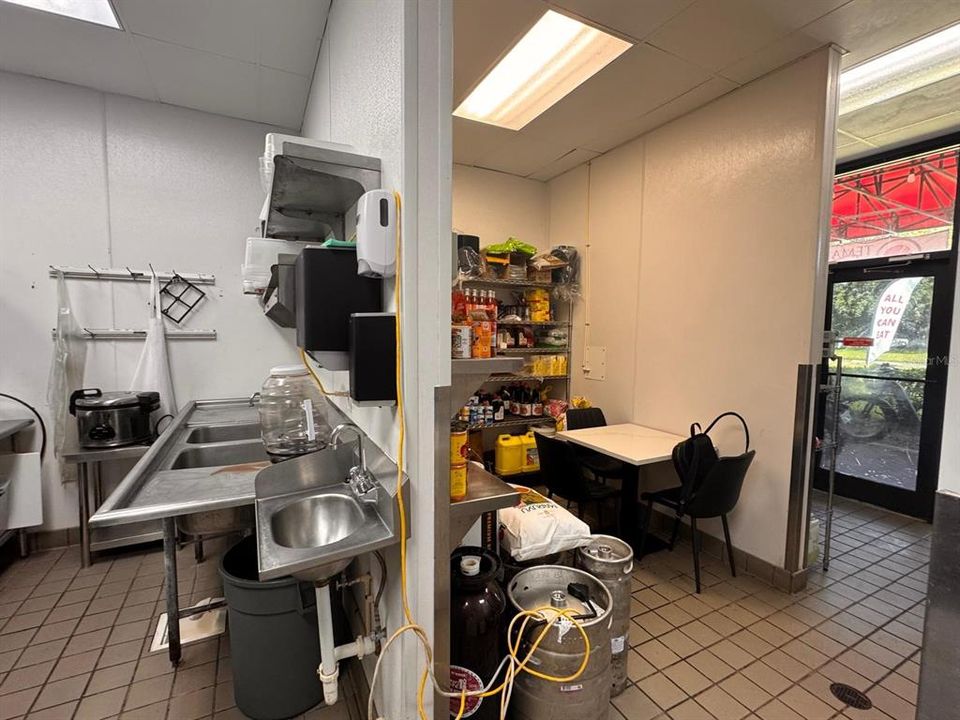 待售: $350,000 (0 贝兹, 0 浴室, 3200 平方英尺)