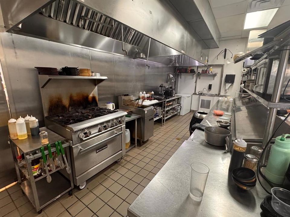 待售: $350,000 (0 贝兹, 0 浴室, 3200 平方英尺)