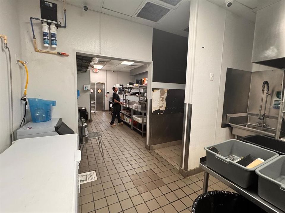 待售: $350,000 (0 贝兹, 0 浴室, 3200 平方英尺)