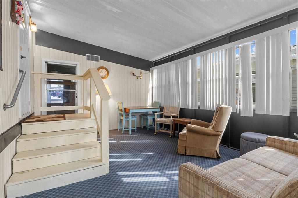 待售: $75,000 (2 贝兹, 1 浴室, 784 平方英尺)