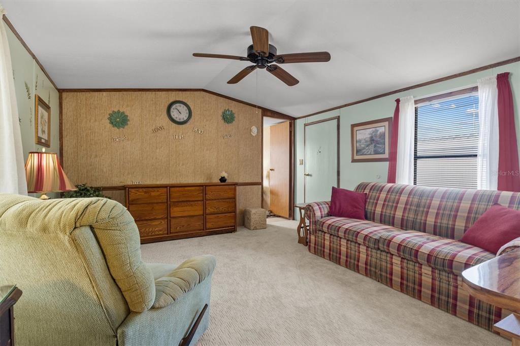 待售: $75,000 (2 贝兹, 1 浴室, 784 平方英尺)