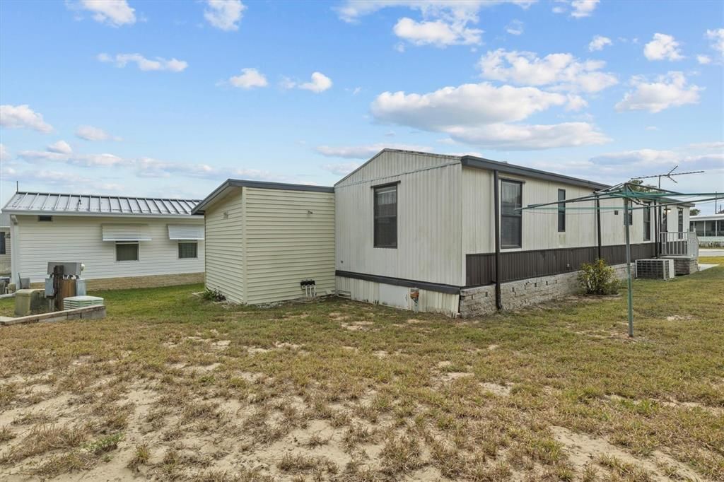 待售: $75,000 (2 贝兹, 1 浴室, 784 平方英尺)