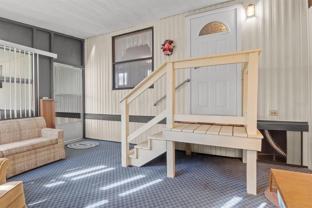 待售: $75,000 (2 贝兹, 1 浴室, 784 平方英尺)