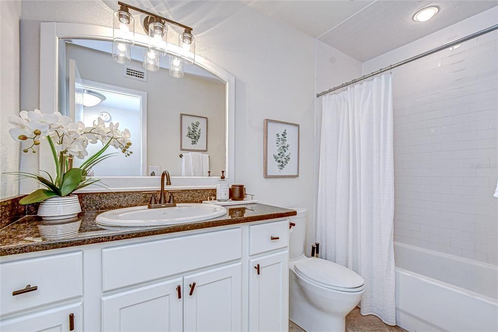 Под контрактом: $498,000 (4 спален, 3 ванн, 2200 Квадратных фут)