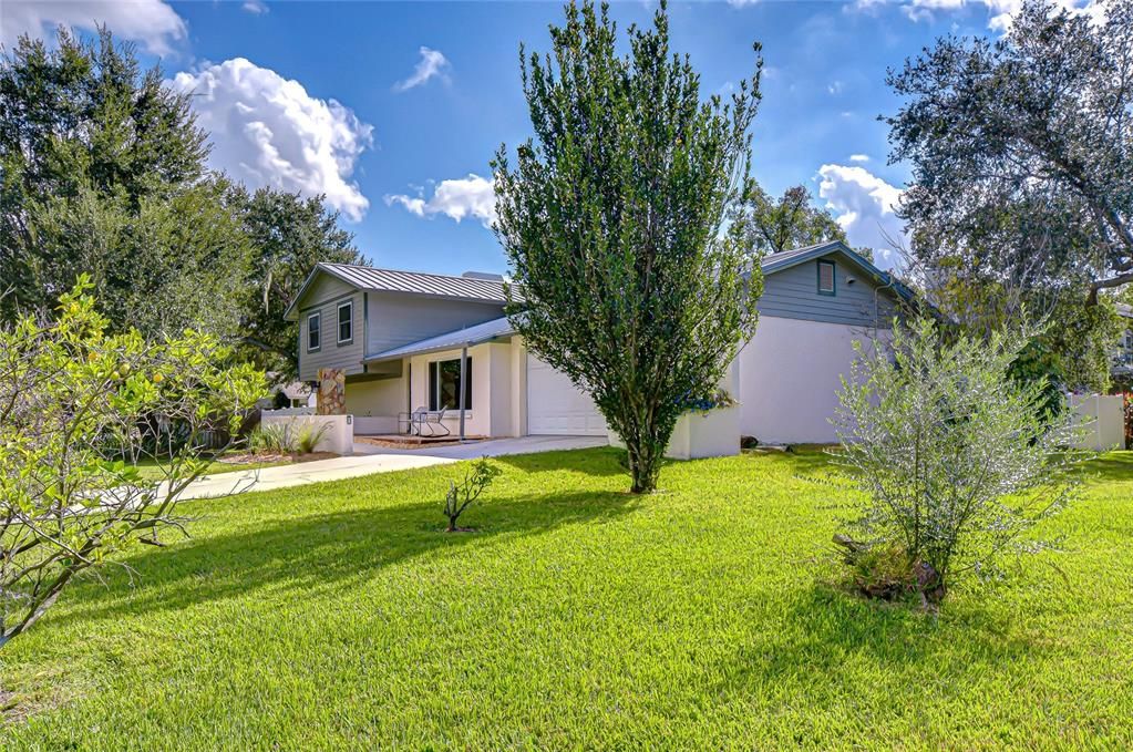 Под контрактом: $498,000 (4 спален, 3 ванн, 2200 Квадратных фут)