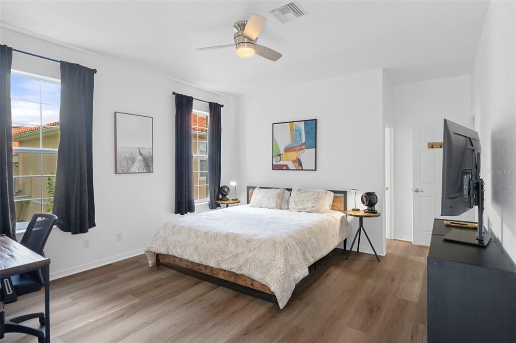 待售: $599,900 (5 贝兹, 3 浴室, 2489 平方英尺)