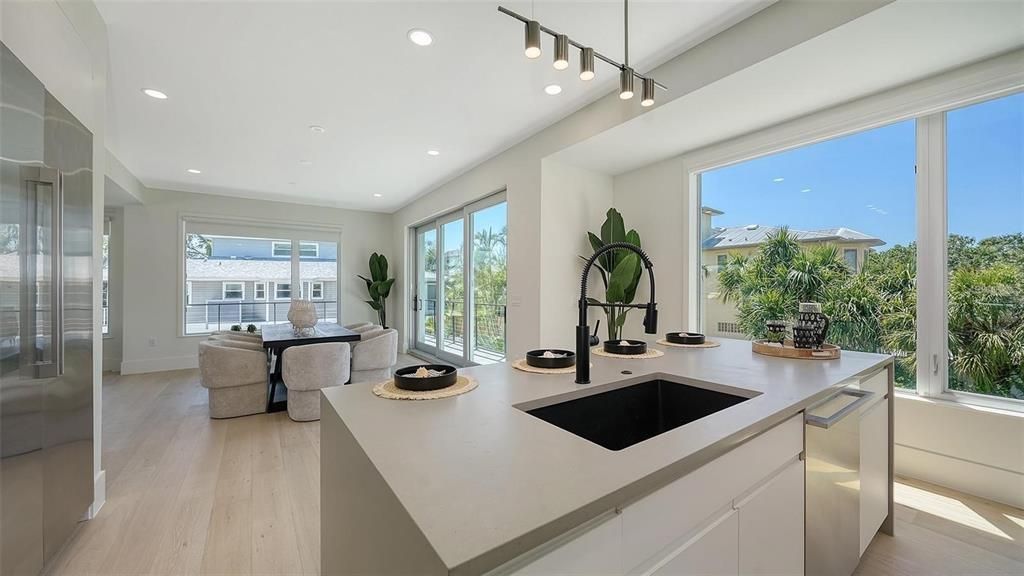 For Sale: $3,990,000 (4 beds, 4 baths, 3676 Square Feet)