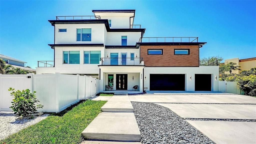 For Sale: $3,990,000 (4 beds, 4 baths, 3676 Square Feet)