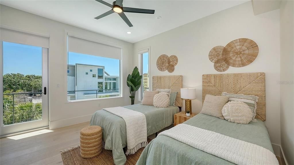 For Sale: $3,990,000 (4 beds, 4 baths, 3676 Square Feet)