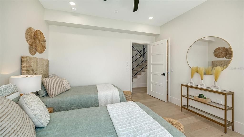 For Sale: $3,990,000 (4 beds, 4 baths, 3676 Square Feet)