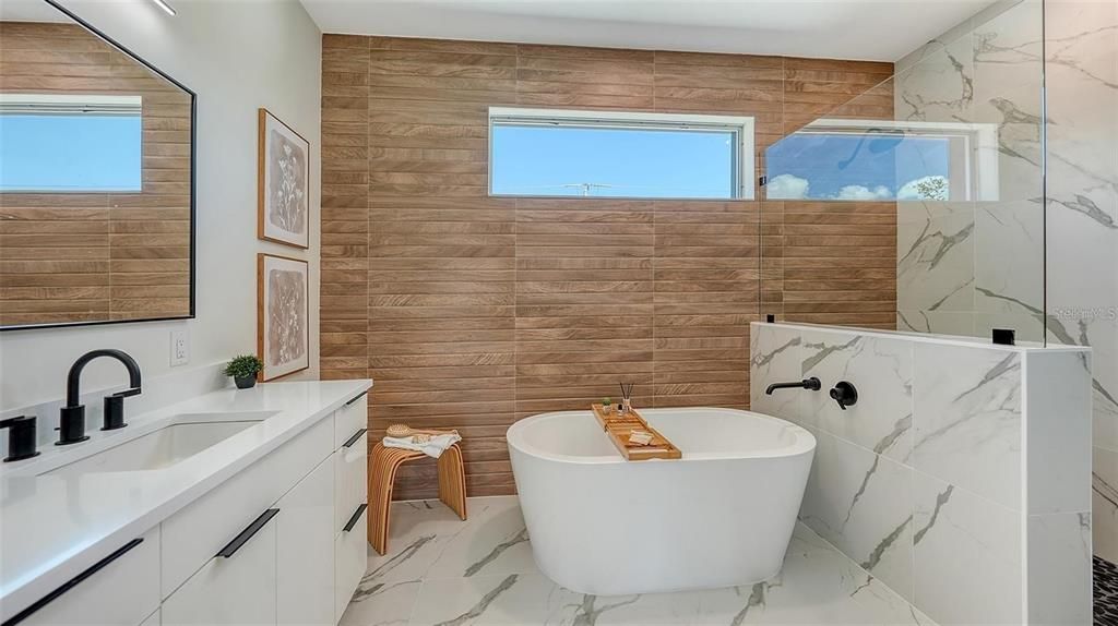 For Sale: $3,990,000 (4 beds, 4 baths, 3676 Square Feet)