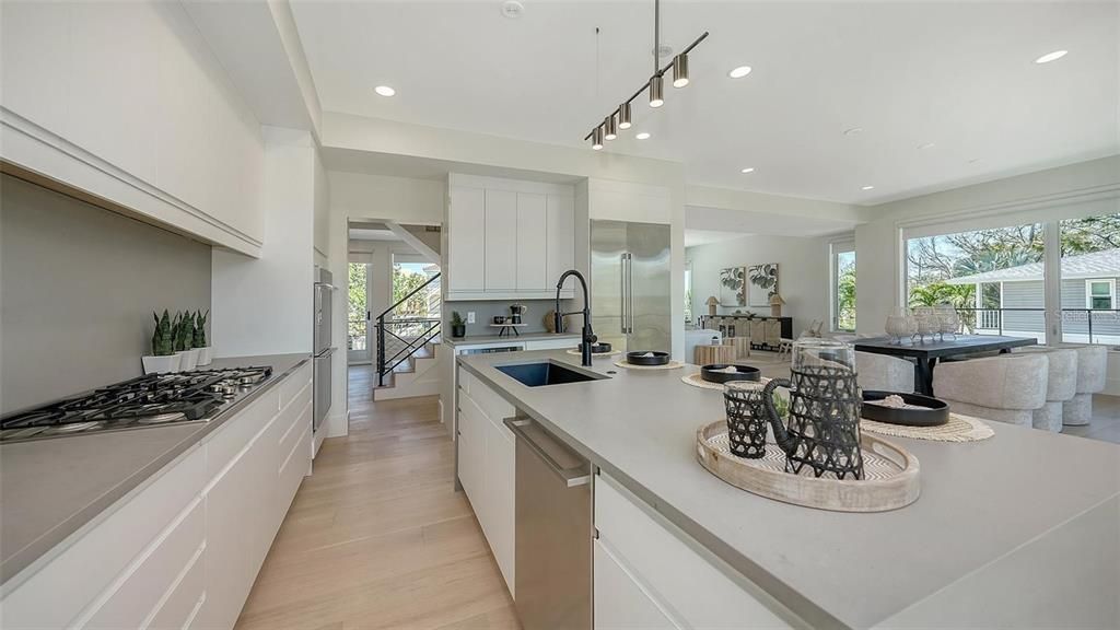 For Sale: $3,990,000 (4 beds, 4 baths, 3676 Square Feet)