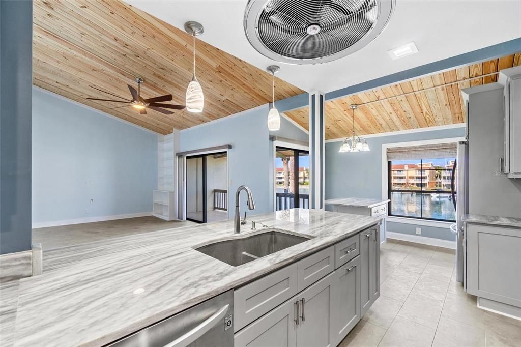 For Sale: $415,000 (2 beds, 2 baths, 1145 Square Feet)