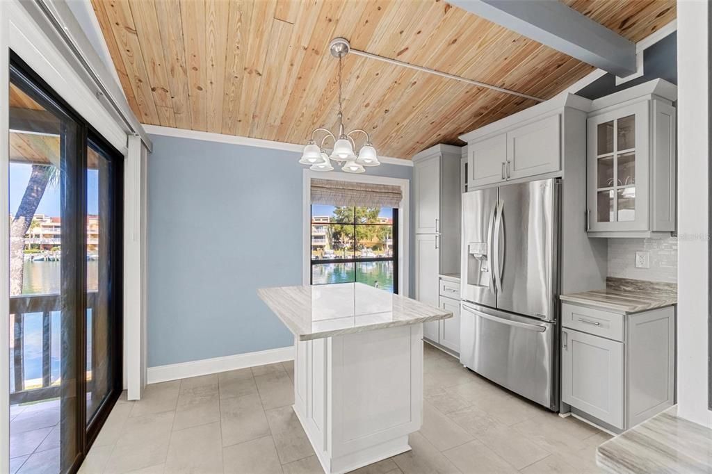 For Sale: $415,000 (2 beds, 2 baths, 1145 Square Feet)