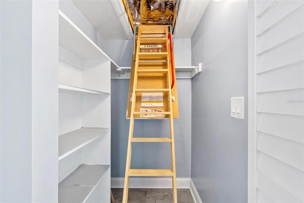 For Sale: $415,000 (2 beds, 2 baths, 1145 Square Feet)