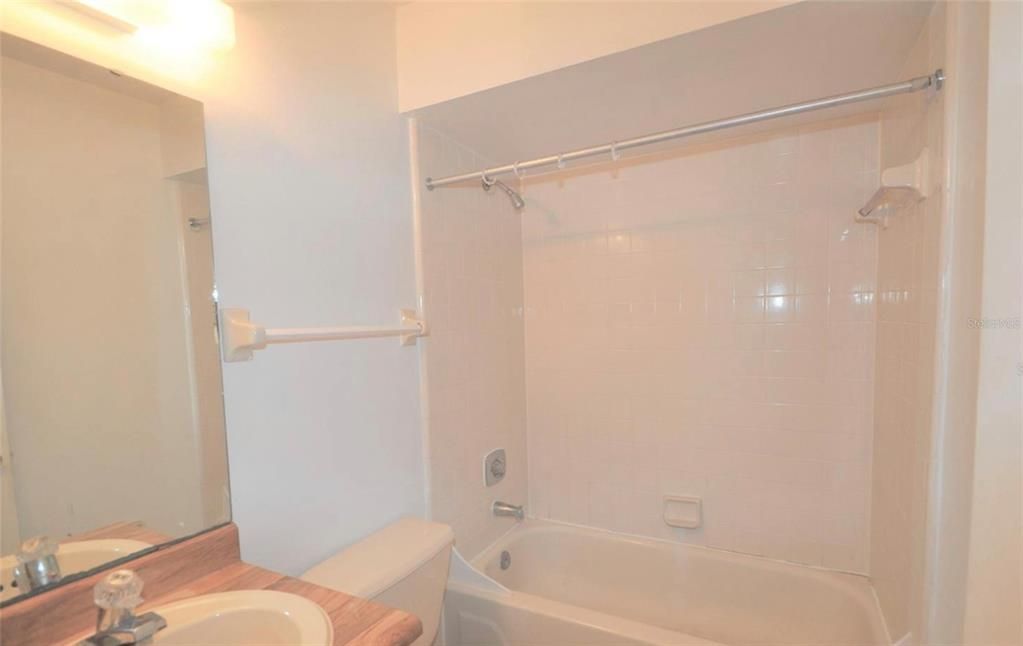 На продажу: $180,000 (2 спален, 2 ванн, 1006 Квадратных фут)