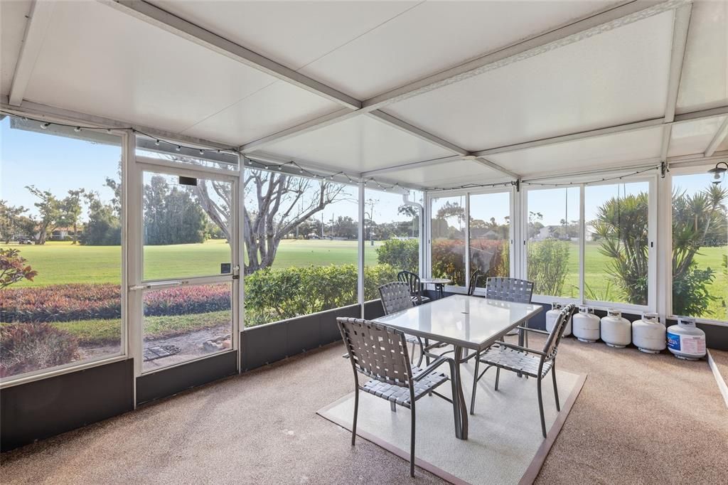 For Sale: $375,000 (2 beds, 2 baths, 1416 Square Feet)