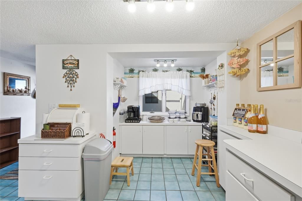 For Sale: $375,000 (2 beds, 2 baths, 1416 Square Feet)