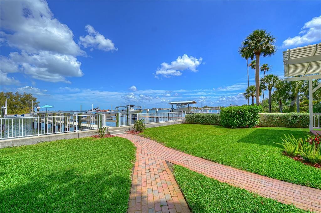 待售: $2,400,000 (3 贝兹, 3 浴室, 2169 平方英尺)