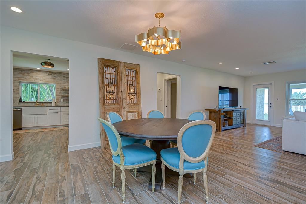 待售: $2,400,000 (3 贝兹, 3 浴室, 2169 平方英尺)