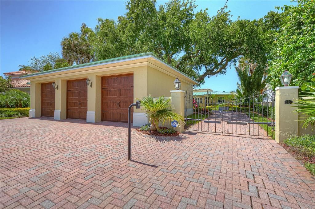 待售: $2,400,000 (3 贝兹, 3 浴室, 2169 平方英尺)