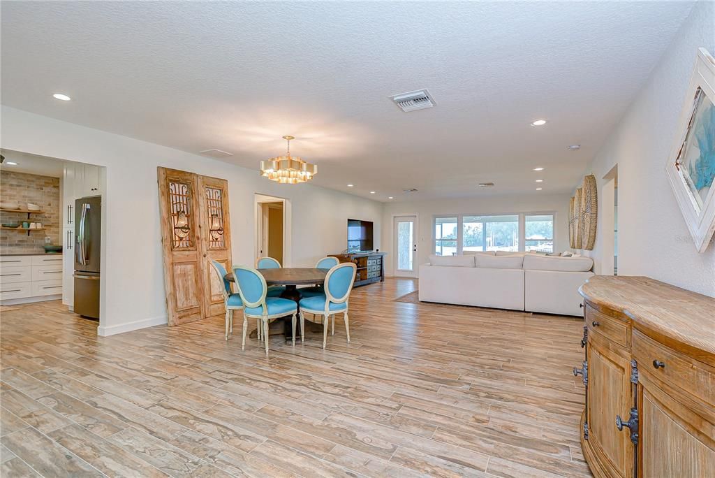 待售: $2,400,000 (3 贝兹, 3 浴室, 2169 平方英尺)