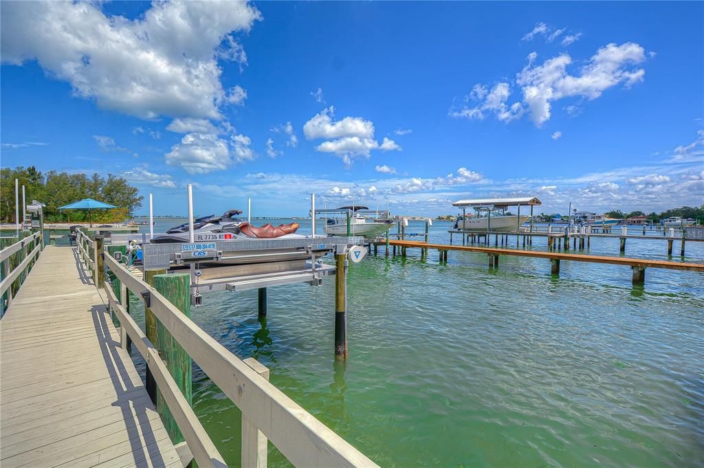 待售: $2,400,000 (3 贝兹, 3 浴室, 2169 平方英尺)