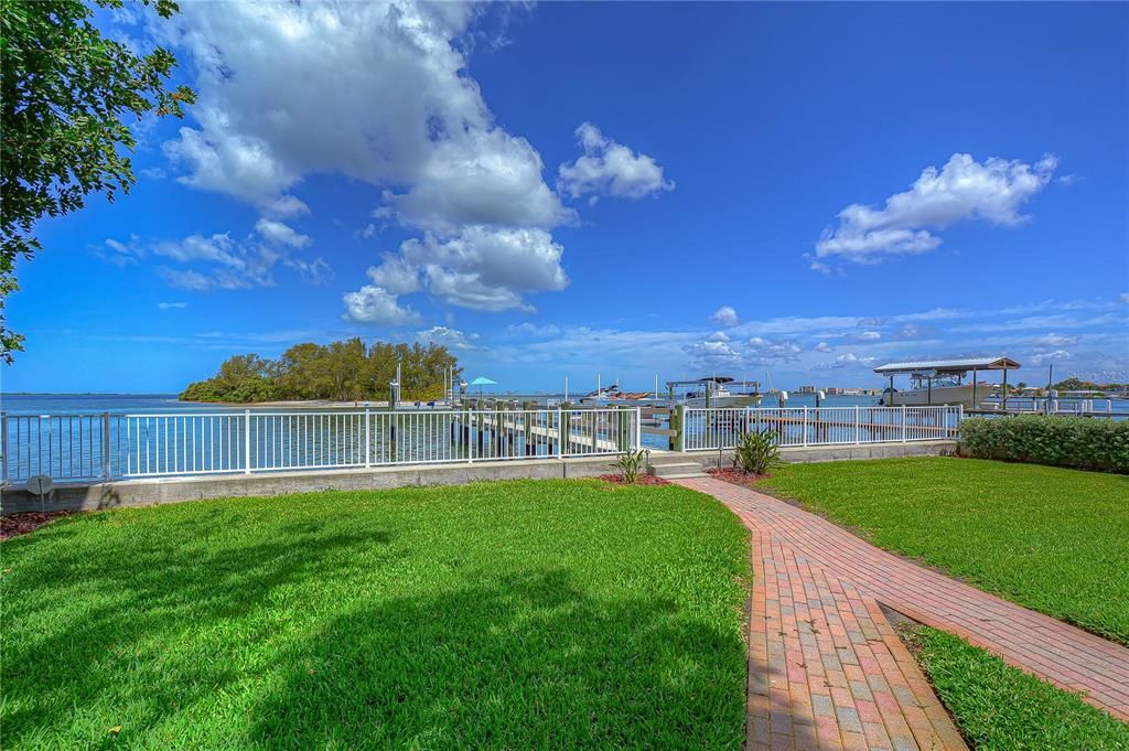 待售: $2,400,000 (3 贝兹, 3 浴室, 2169 平方英尺)