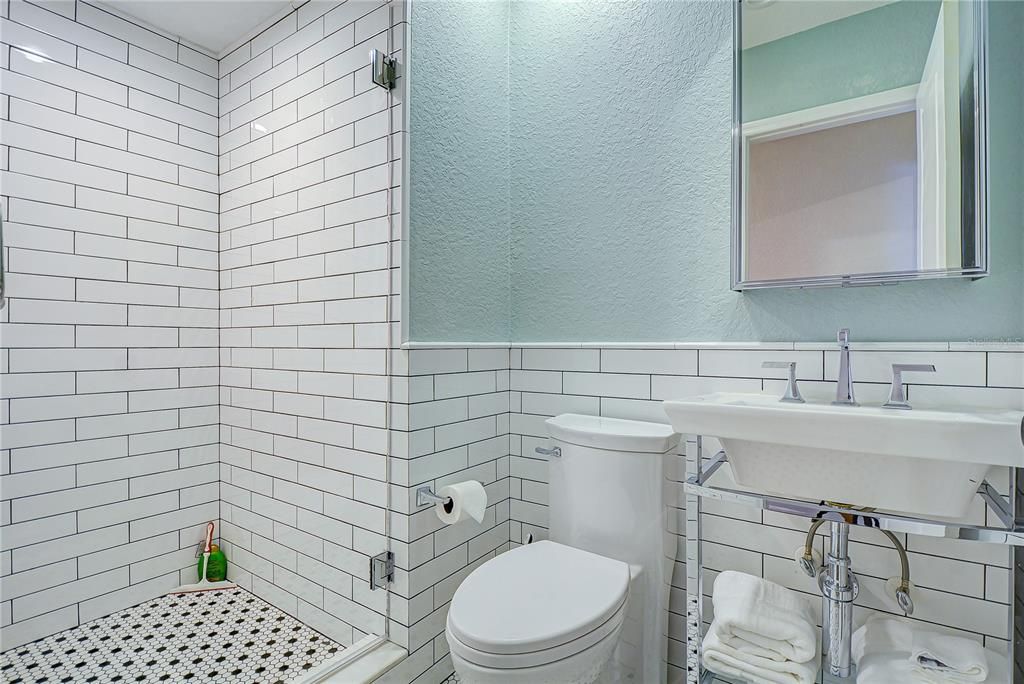 待售: $2,400,000 (3 贝兹, 3 浴室, 2169 平方英尺)