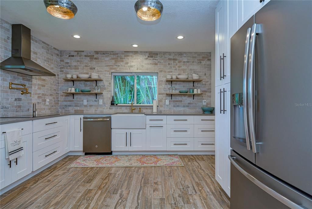 待售: $2,400,000 (3 贝兹, 3 浴室, 2169 平方英尺)