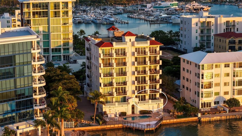 En Venta: $1,995,000 (3 camas, 3 baños, 2132 Pies cuadrados)