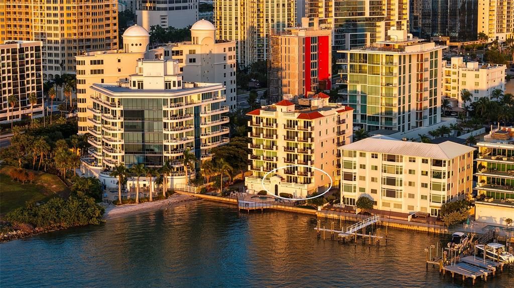 En Venta: $1,995,000 (3 camas, 3 baños, 2132 Pies cuadrados)