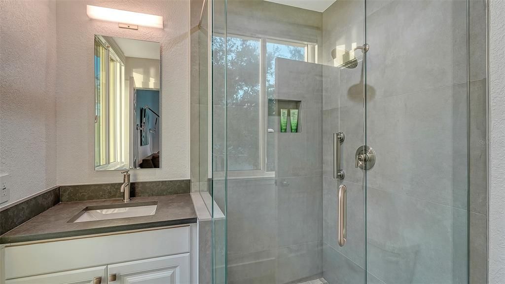 En Venta: $1,995,000 (3 camas, 3 baños, 2132 Pies cuadrados)