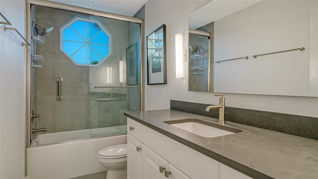 En Venta: $1,995,000 (3 camas, 3 baños, 2132 Pies cuadrados)