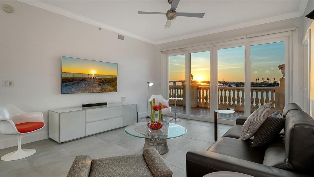 En Venta: $1,995,000 (3 camas, 3 baños, 2132 Pies cuadrados)