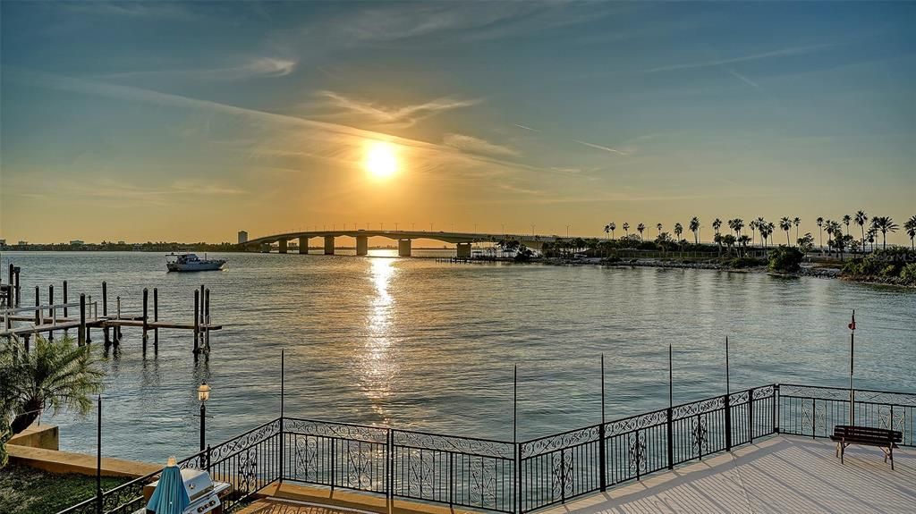 En Venta: $1,995,000 (3 camas, 3 baños, 2132 Pies cuadrados)