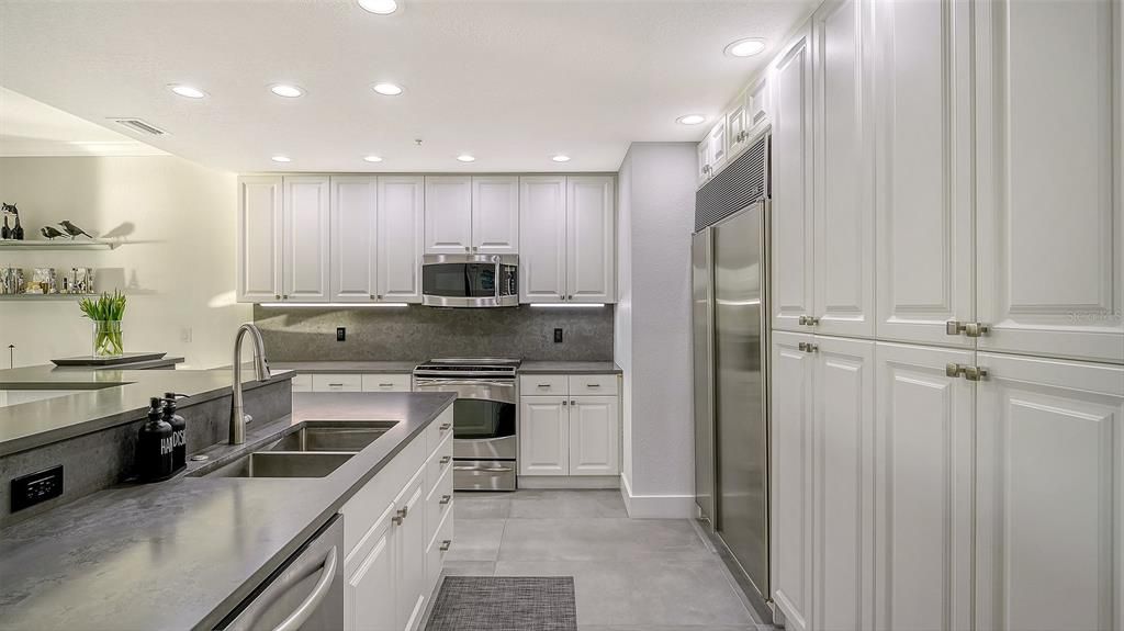 En Venta: $1,995,000 (3 camas, 3 baños, 2132 Pies cuadrados)