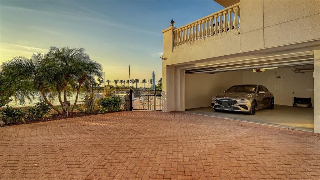 En Venta: $1,995,000 (3 camas, 3 baños, 2132 Pies cuadrados)