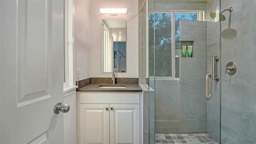 En Venta: $1,995,000 (3 camas, 3 baños, 2132 Pies cuadrados)