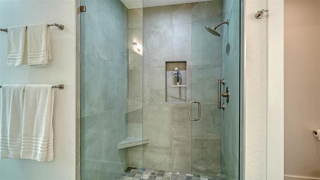 En Venta: $1,995,000 (3 camas, 3 baños, 2132 Pies cuadrados)