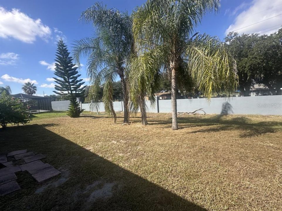 Active With Contract: $254,400 (3 beds, 2 baths, 1951 Square Feet)