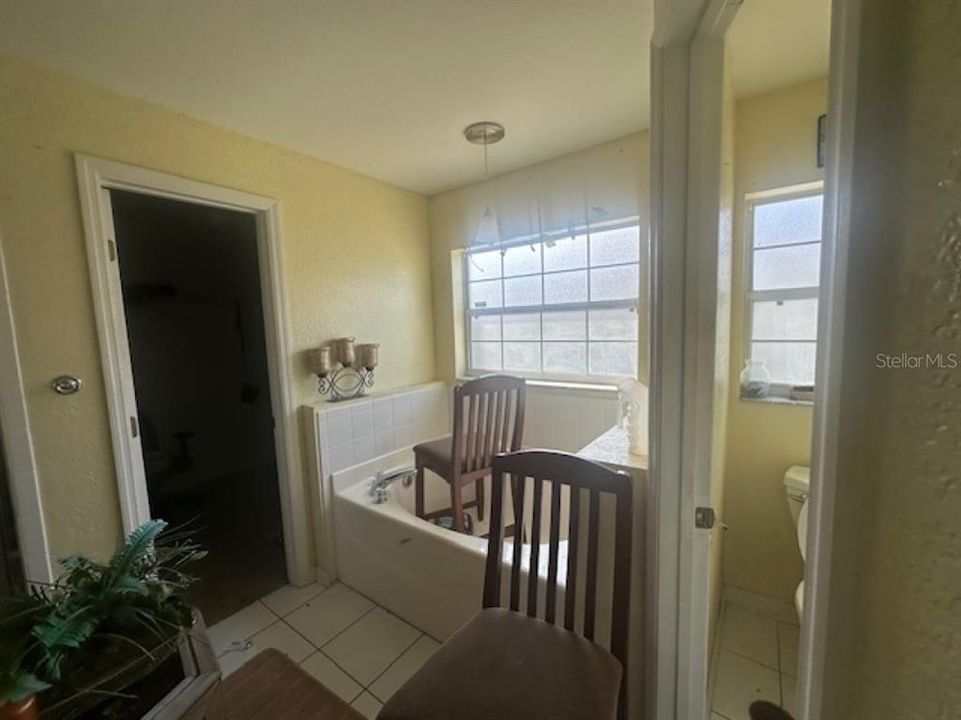 Active With Contract: $254,400 (3 beds, 2 baths, 1951 Square Feet)