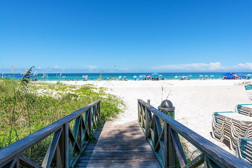 For Sale: $975,000 (3 beds, 2 baths, 2227 Square Feet)