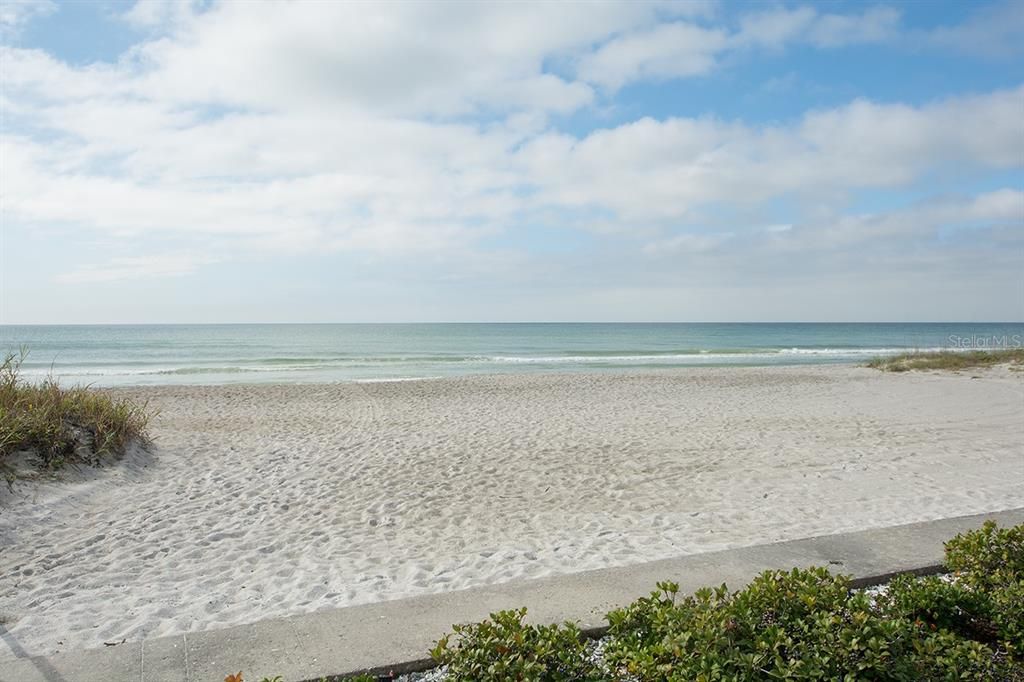 For Sale: $975,000 (3 beds, 2 baths, 2227 Square Feet)