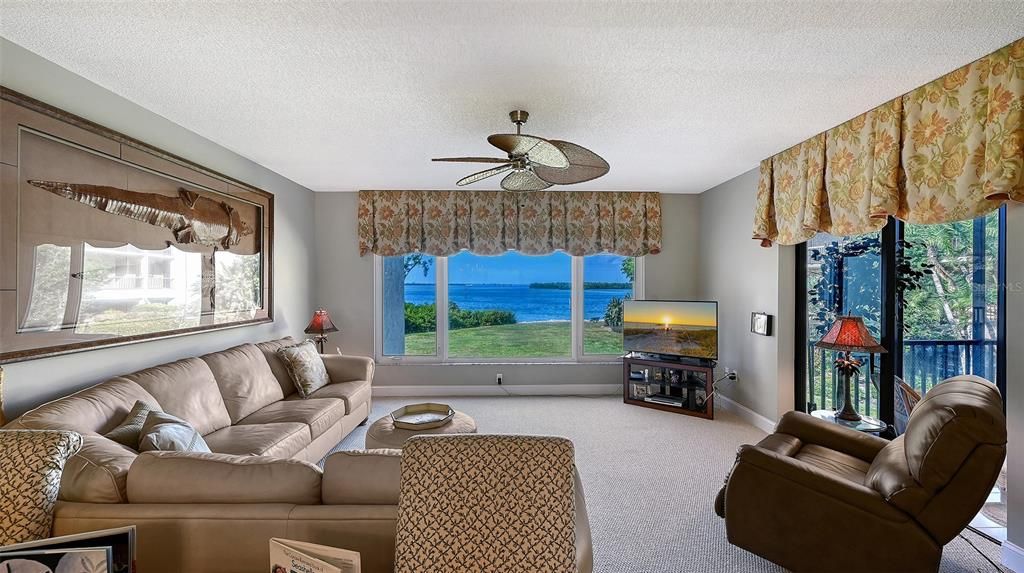 For Sale: $975,000 (3 beds, 2 baths, 2227 Square Feet)