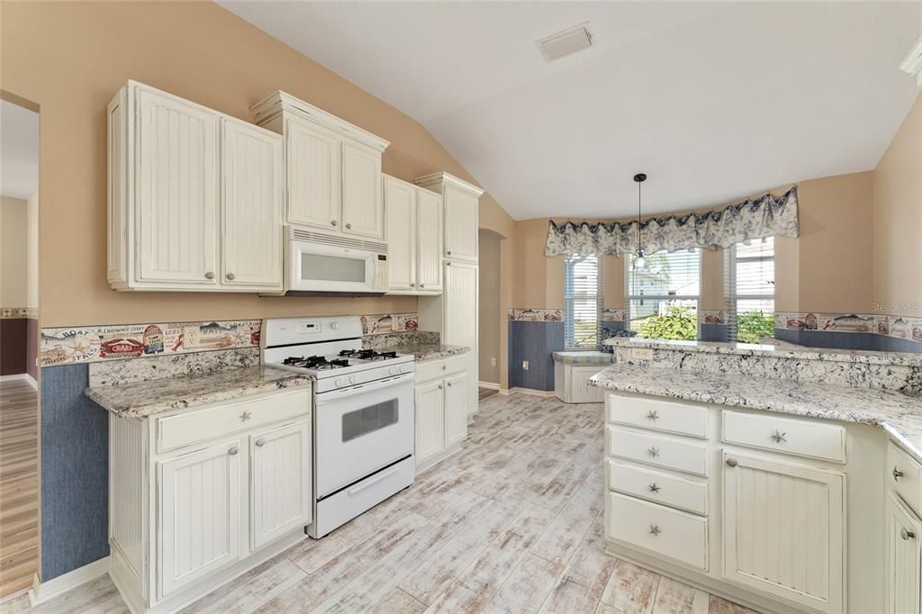 For Sale: $349,900 (3 beds, 2 baths, 1520 Square Feet)