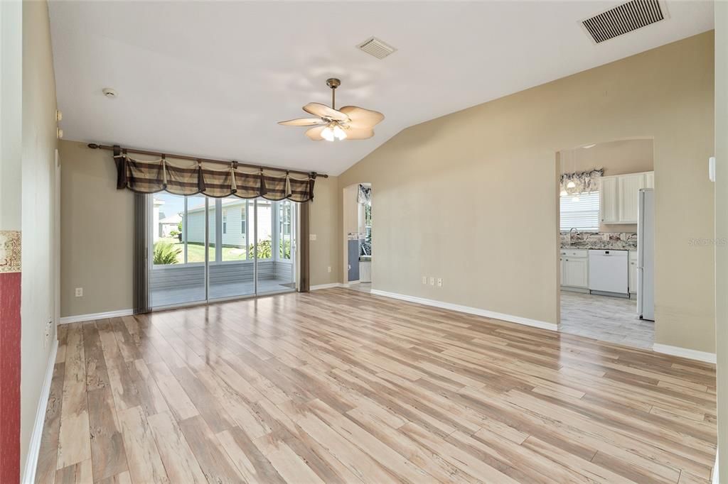 For Sale: $349,900 (3 beds, 2 baths, 1520 Square Feet)